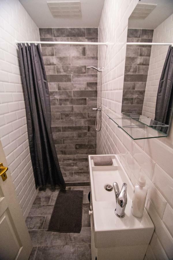 Cheerful And Cozy 2 Bedrooms 2 Bathrooms Apartment With Top Location 부다페스트 외부 사진