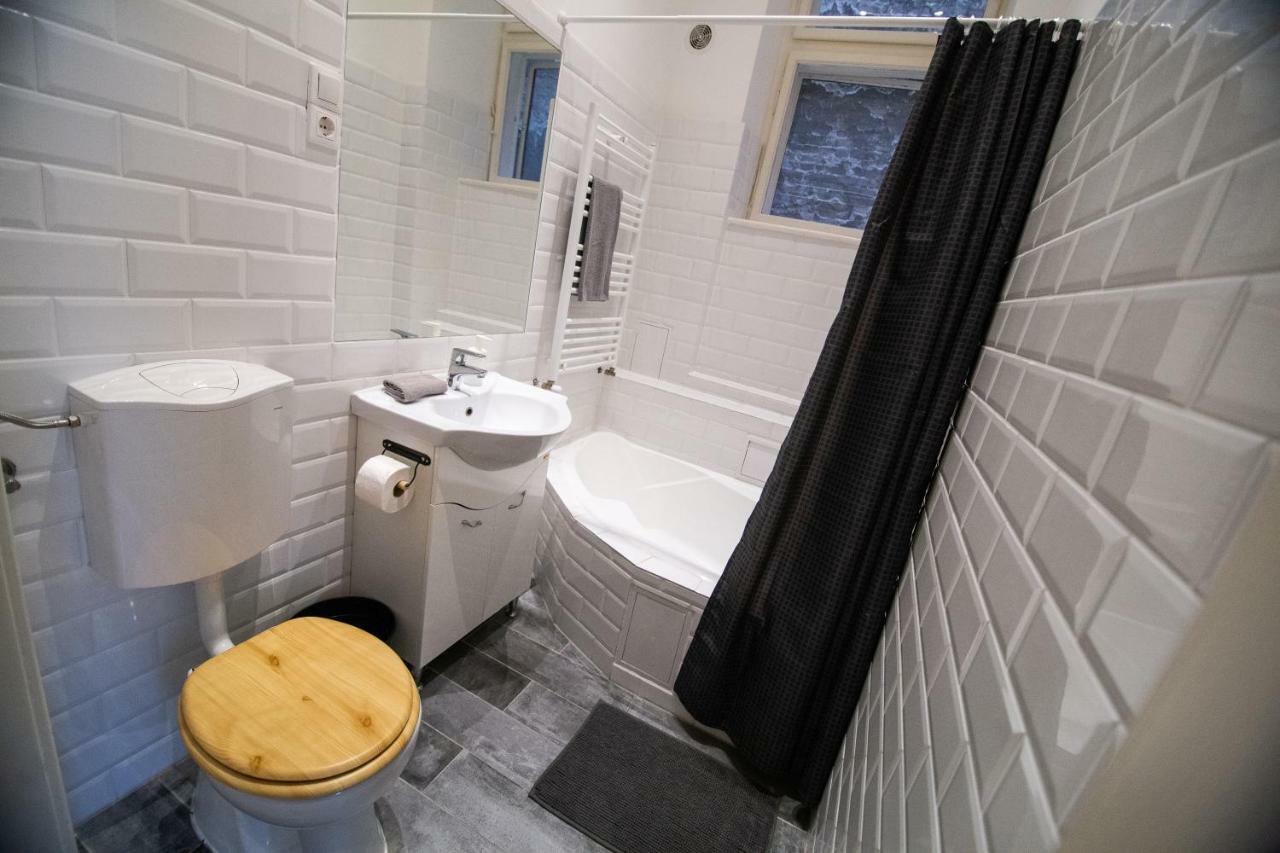 Cheerful And Cozy 2 Bedrooms 2 Bathrooms Apartment With Top Location 부다페스트 외부 사진